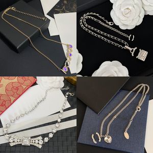 Anhänger Brandbrief berühmte Designer -Halsketten Halsbandkette Gold plattiert Kristall Strass Sweater Halskette Frauen Party Schmuckzubehör Accessoires
