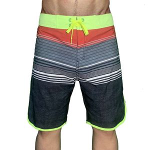 Stripe nera elastica ad alta elastica Stripe Summer Stampa casual pantaloni da spiaggia ordinari da uomo Biblioteca di surf no elastico M520 40