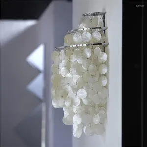 Lampa ścienna Północna Europa LED Designer Bedside Designer Loft White Prosty Kreatywna Korytarz Korytarza salonu