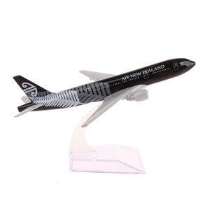 16 cm de escala 1: 400 Modelo de plano de diecast metal Nova Zelândia Boeing 777 Réplica da Airbus Airbus Aircraft Aviação Toy em miniatura