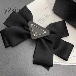 Designer Barrettes Girls Hairpin Classic Letter Hair Clips Luxury Hair Clips Fashion Women Bow pannband Tillbehör PT95