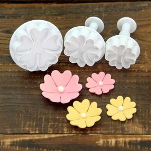 Baking Moulds 3Pcs/Set Mini Heart Flower Mold Plastic Plunger DIY Cake Decorating Tools Fondant Sugar Craft Biscuit Cookies Cutter Mould