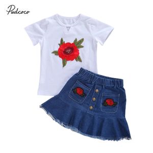 Baby Sommerkleidung Kind Kindermädchen Rock zweiteilige Set Fashion Rose Stickerei Kurzarm Top Denim Kurzrock 240518