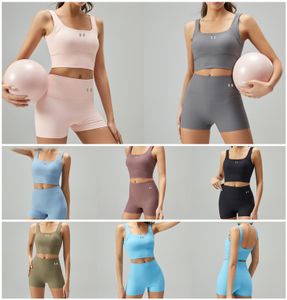 شعور عاري اليوغا مجموعة مع شعار النساء على شكل صدرية رياضية أعلى Quick Dry Malign leggings actup up Sportswear Women Wording Clothes Gym Gym