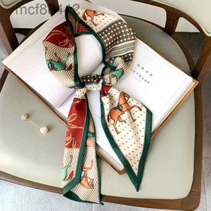 Brand clássico simples design de cartas cetim lenço quadrado xale de seda praia de turbante feminino lenços de moda 15*150cm