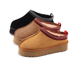 مان نساء مصممي Tazz Platform Slippers Snow Boots تحافظ على دافئة الحذاء ناعمًا مريحًا من جلد الغنم أفخم من النعال غير الرسمية.