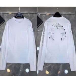 メンズTシャツクラシックハートファッション品質秋の冬の冬の文字スウェットシャツデザイナーTシャツ贅沢なホースシュークロスプリントマン長袖Tシャツ