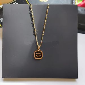 Mode kvinnor lyx designer märke dubbel bokstav hänge halsband kedja 18k guld pläterad crysatl sträng tröja newklace för bröllop 20stil