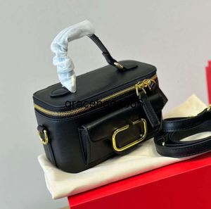 Shoulder Bags Designer Crossbody Genuine Leather Zipper Closure Inside Fashion Letters Multiple Colors Small Handbags Purse