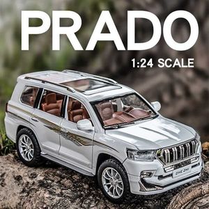 Diecast Model Auto 1 24 Toyota Land Cruiser Prado SUV Model Auto Diecast Off-Road Vehicle Modeloni Sound Light Collection Toys for Kids Y240520UY0L