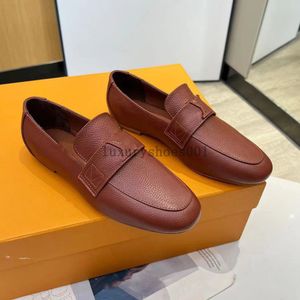 Womens Capri Slipper Open-Back Loafer Designer أعلى جودة حذاء جلدي من العجل أحذية أحذية غير رسمية فريدة من نوعها إيطاليا تصميم خفيفة الوزن ومريحة 5.17 04