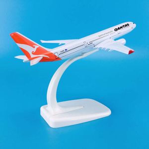 Zink Ally Material 1: 400 16cm Airplane Aircrafts Airbus A330-300 Qantas Plan Model