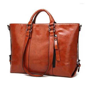 حقائب اليد الفاخرة الرباطية حقائب النساء مصممة أنثى كتف كبير لعام 2024 حقيبة Crossbody Main L14