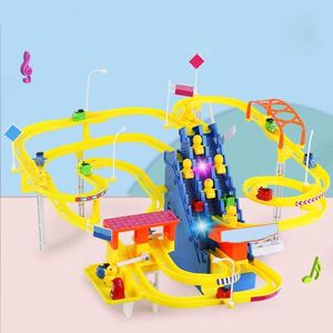 Diecast Model Cars drei Treppen mit mehreren Spuren Automatische Piggy -Kletterstreppe Musical Luminous Slide Electric Track Childrens Puzzle Toys Y240520dr18