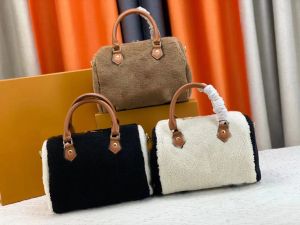 Hot Sale Fashion Classic Bag Handväska Kvinnor Läderhandväskor Kvinnor Crossbody Vintage Clutch Tote axel präglande messenger väskor