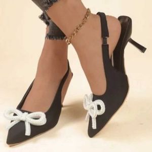 Klänningskor Kvinnor Elegant Pearl Bowtie High Heels Sandaler 2024 Summer Straps Thin Heeled Pumpar Woman Black Party Sandaler Plus Size 43 H240521