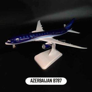 Flygplan Modle 1 250 Metal Aircraft Model Copy Azerbajdzjan B787 Flygplan Proportionell mikrodekorativ konst Die Casting Aviation Collectible Toy S5452138