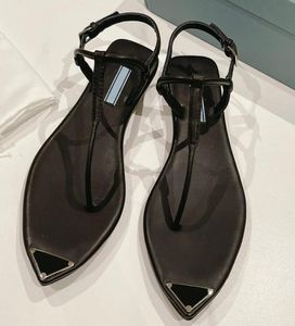 Brushed leather thong sandals These brushed sandal combine purity and iconicity Evolving from a classic fit with modern they9735620