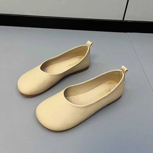 Dress Shoes Womens Slip on Leather Loafers Spring Autumn Fashion Ballet Shoes Ladies Casual Round Toe Cute Flats Nurse Shoes Sneakers H240521
