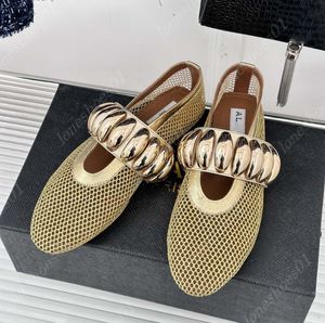 Progetta scarpe da fondo piatto alla moda a fondo piatto lussuoso rivetti di strass donne scarpe da barca rotonda in pelle classiche scarpe da ballo comode
