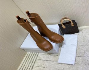 أحذية أمطار مربعة لأصابع القدم للنساء كعب مكتنزة سميكة وحيد أحذية الكاحل مصمم تشيلسي بوتس السيدات المطاط الحذاء أحذية المطر 4664230