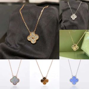 Бренд 15 мм Clover Fashion Charm Single Flower Cleef Diamond Agate Gold Designer Ожерелье для женщин