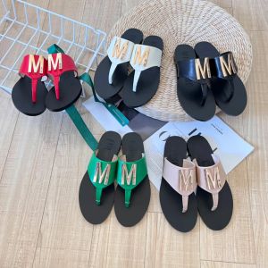 Ny stil äkta läder tofflor soligt sandalmärke Moschi Sliders Women Mule Summer Pool strandsko lyxdesigner Slide Flat Lady Rubber Men Sandale 222