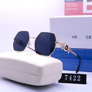 Designer Sonnenbrille für Frauen Männer Sonnenbrille Metall Border Sonnenbrille Goggle UV400 Outdoor Beach Mode für Mann Mix Farbe Optionaler Trend