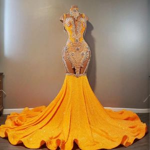 2024 Plus Size Gold Prom -klänningar för speciella tillfällen High Neck Illusion Appliced ​​Bead Spets Rhinestones Decorated Tassel Beading Birthday Dress Promdress AM954