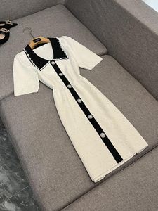 2024 Summer White / Black Hot Drilling Beaded Knitted Dress Contrast Color Short Sleeve Lapel Neck Short Casual Dresses O4W200102