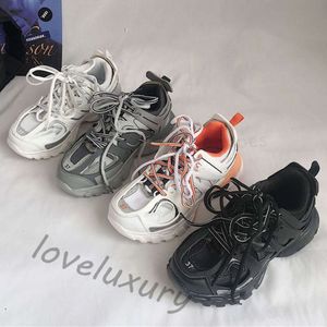 2024 Mens Women Casual Shoes Track 3.0 Sneakers Luxury Designer Trainers Triple S Leather Platform Sneaker Ice Pink Blue White Orange Black Sneaker x3