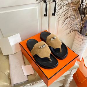 Top Sandals Sandals Designer Sapatos de casais da moda apertando sapatos planos Slippers Chide/Ovelha King Face Ovelha Couro TPU Grande sola com tamanho de caixa 35-46
