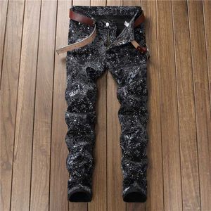 Herrenhosen Neue Fashion Sprautumn Herren 3D Printed Jeans Pantalon Hombre Schwarze weiße Nachtclubs junger dünner Biker -Denim -Hosen J240510