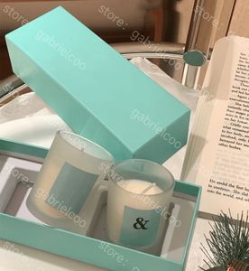 Projektant Blue Aromaterape Candle Sypialnia, salon, atmosfera wewnętrzna, świeca zapachowa, nocna romantyczna pachnąca świeca 2pcs/zestaw z pudełkiem prezentowym