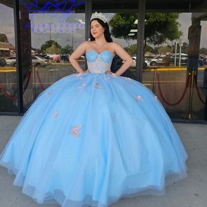 Sky Blue Shiny Quinceanera klänningar från Shouder Bow Pärlor Tull Ball Gown Birthday Party Dress Sweet 16 Vestido de 15 Anos