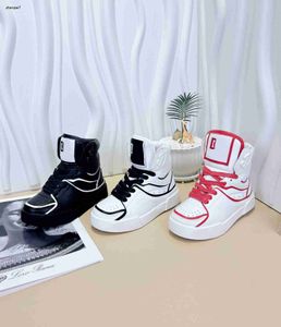 Top Kids Kids Ongle Boots Leather Baby Shoes Size 26-35 بما في ذلك صندوق صغار صغار صغار الصندوق Dec10