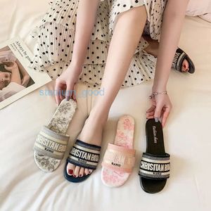 Women luxury Designer Sandals Slippers Leather Summer Flat Slipper Embroidery fashion beach woman Big head Rainbow letters 35-42