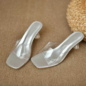 Elbise Ayakkabı Şeffaf PVC Terlik Üzerinde Kayma Kama Sandalet Gümüş Şık Kare Ayak Parmağı ve Alevlenmiş Topuk Metalik Renkli Kadın Ayakkabı H240521