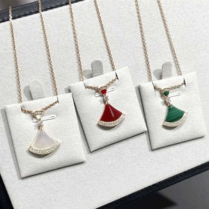 Buu Necklace Excisite Simple Fashion Sterling Silver sill Small Skirt for Women 18K Rose Gold Fritillaria Malachite Red Jade Chalcedonyファン