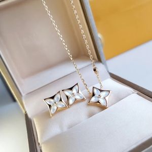 Brincos de colar de diamantes Conjunto de jóias de moda feminina Chave 18k Cadeia de ouro Brand Luxury Presente com Boxv7