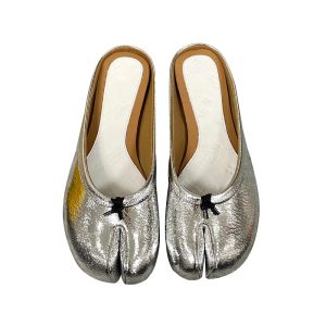 Äkta läder kvinnor tabi skor fårskinn damer skor unika split-tå mules sandaler lyx design kvinnlig kortfattad platt sko