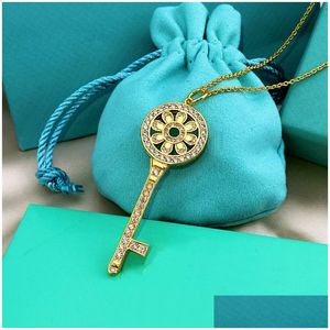 Hänghalsband lyxiga diamantnyckelhalsband för kvinnor rostfritt stål rosguldlås benkedja med lätta gåvor tillbehör smycken otrdp