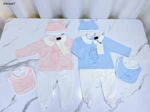 Top Kids Jumpsuits Designer Bodysuit Rozmiar 0-18 Trzyczęściowy wysokiej jakości urodzony Baby Onesie kreskówkowy kapelusz i szalik Dec20