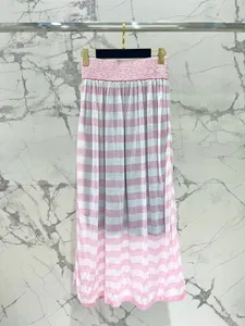 2024 Projektant Nowy moda słodko -seercing dzianina patchwork różowe paski wzór długie spódnice damskie spódnica z wysokiej talii
