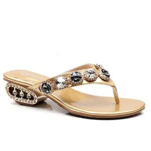 Flip Designer Women Flops Flops Островая кожа среднее время на открытом воздухе открытые пальцы с высоты