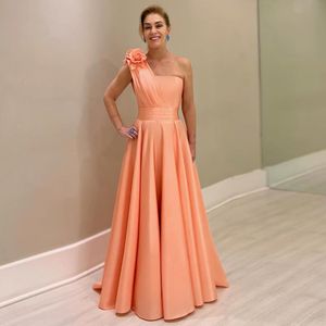 Elegant Pleated Mother Of The Bride Dresses One Shoulder Neckline A Line Wedding Guest Dress Floor Length Plus Size Satin Evening Gowns