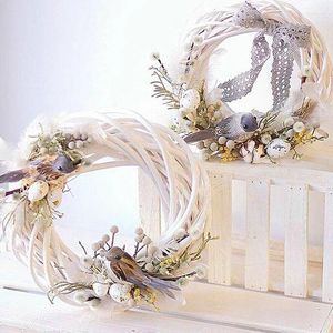 Декоративные цветы белые висящие гирлянды плетена