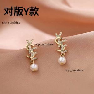 S Sier Needle Celebrity Small Fragrant Style Design Sense Versatile Pearl Light Classic Earrings