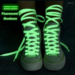 Peças de sapatos Shoes fluorescentes cadarços luminosos tênis planos cadarços de lona brilham na cor da noite escura 80/10/2010/140cm 1 par