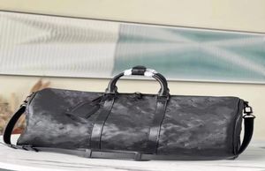 2022ブラックエンボス加速ファッションメンズ女性旅行バッグダッフルブランドデザインゲン革のレザーハンドバッグ大容量スポーツバッグW6697189